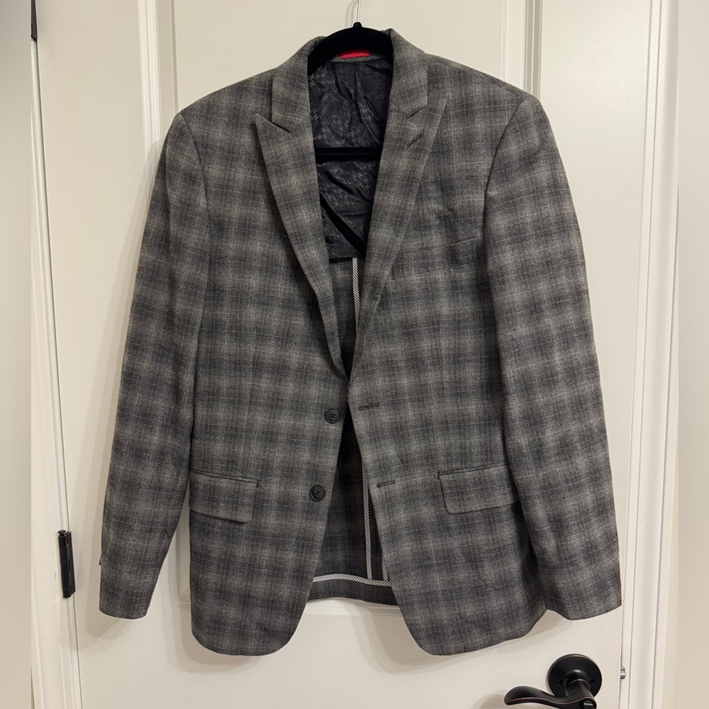 Great condition Men’s John Varvatos plaid sport coat 36R